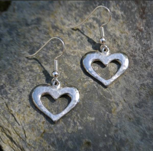 - a , pewter Jewellery by The Cornish Jewellery Company, measuring 3 x 2 cm (H x W) £17